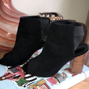 'Dakota' Peep Toe Bootie sole society size 7